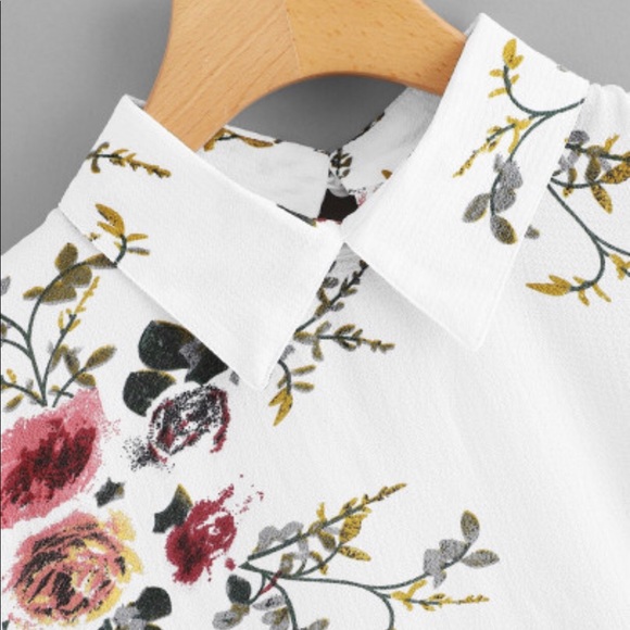 Random Botanical Print Blouse - Picture 3 of 4